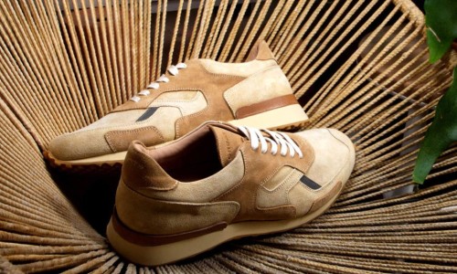 鞋面全麂皮打造，这款 Greats x Magasin 有点奢华